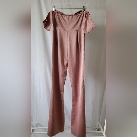 Pretty Little Thing satin bow jumpsuit - Picture 3 of 4